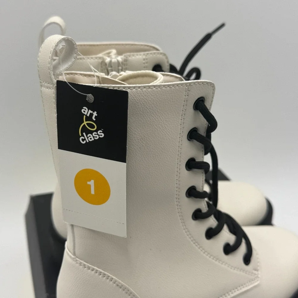 Art Class Khari Lace-Up Combat Boots Kids Size 1 Cream Faux Leather NIB